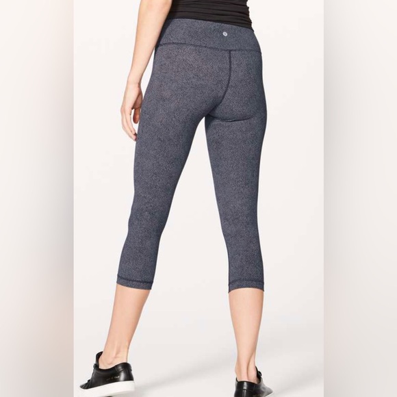 Lululemon Wunder Under Crop Hi Rise - Picture 2 of 11